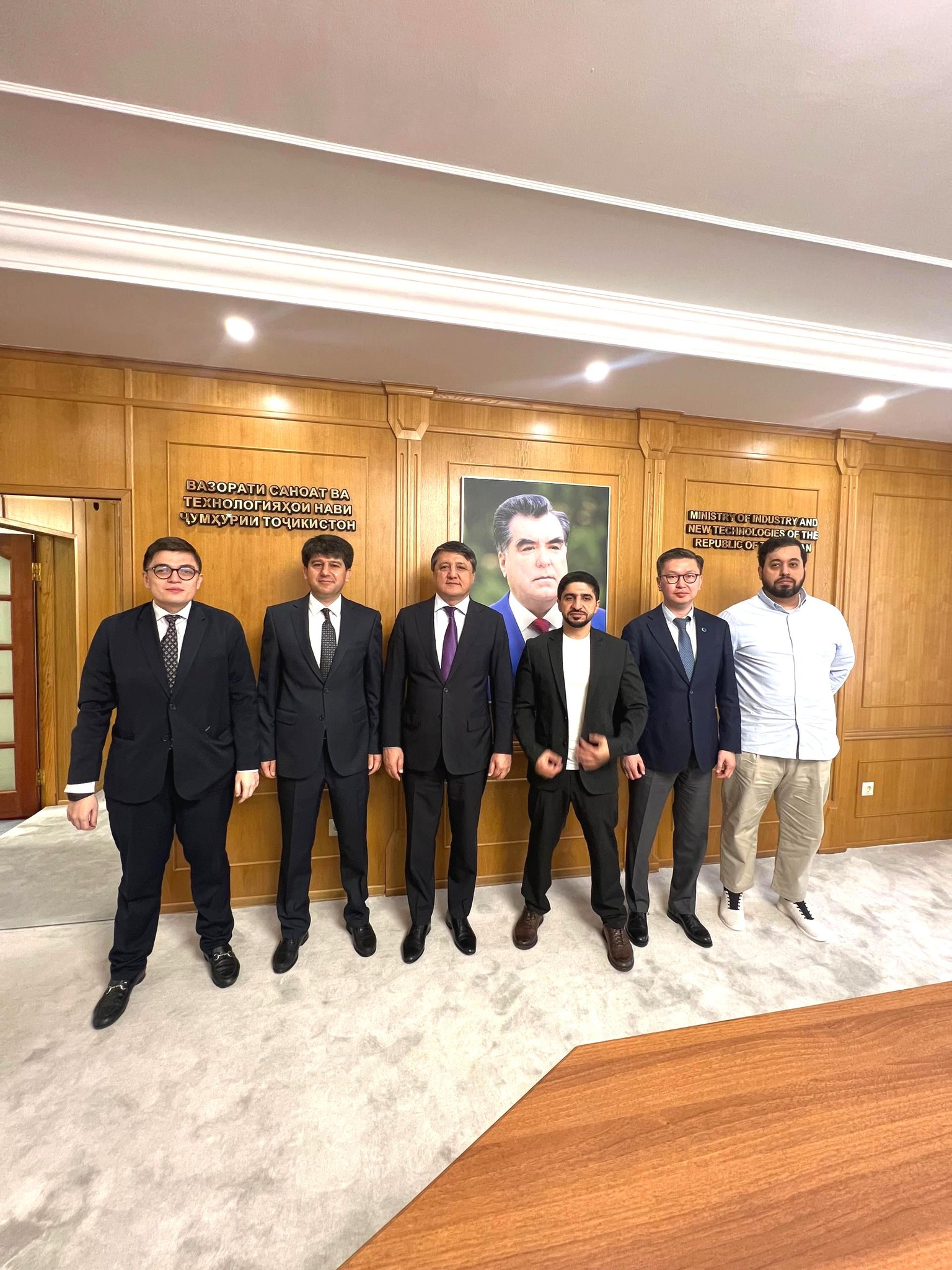 塔吉克斯坦与国际人工智能公司已达成协议，将共同建立一个数据中心和GPU集群。