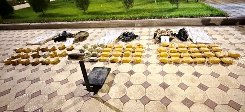 在图尔松扎德，警方缴获了70公斤毒品，并拘留了三名毒贩。