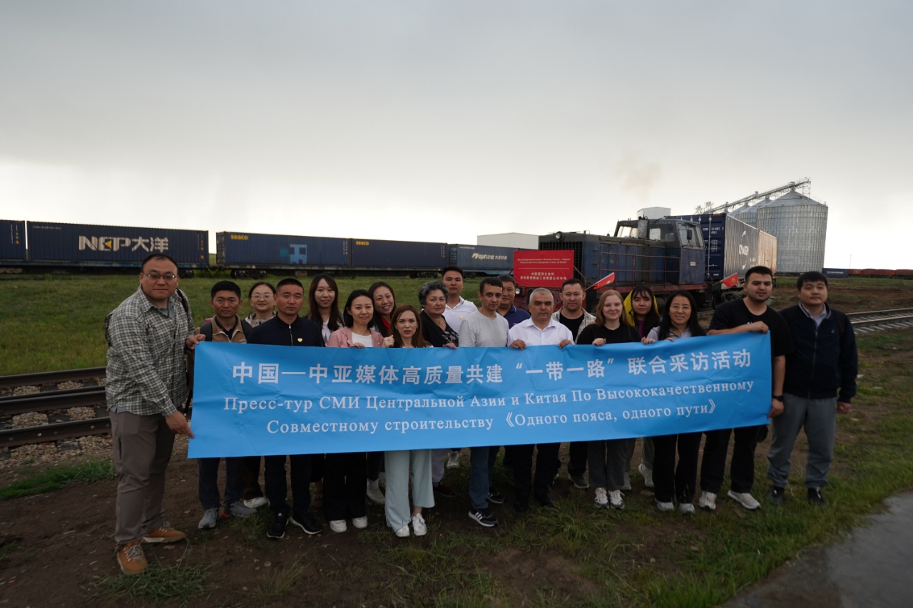 来自中亚和中国的记者评估了中哈合作的哈萨克斯坦北部农业工业项目的成功情况。