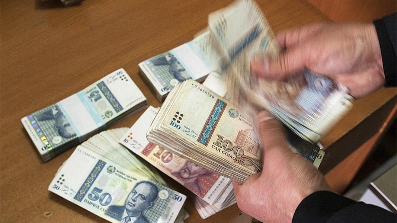 吉萨尔财政部门的一名专家被指控犯有诈骗罪，涉案金额为 166,990 索莫尼。