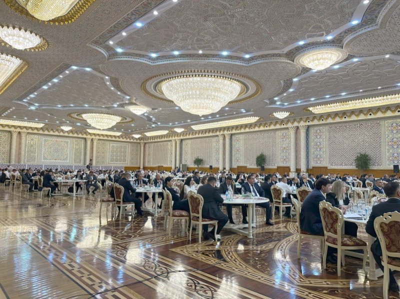 塔吉克斯坦-吉尔吉斯斯坦投资经济论坛正在杜尚别举行。