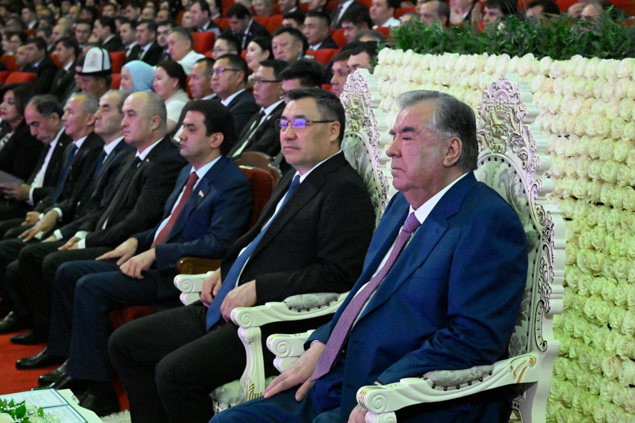在杜尚别举行了一场名为“永恒友谊”的音乐会，塔吉克斯坦和吉尔吉斯斯坦总统出席了音乐会。