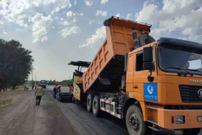 美国国税局将在塔吉克斯坦境内对 100 公里的道路进行例行维修。
