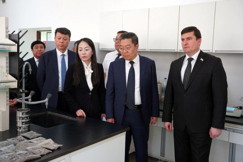 塔吉克斯坦与中国合作建立的生物多样性保护实验室在杜尚别成立。