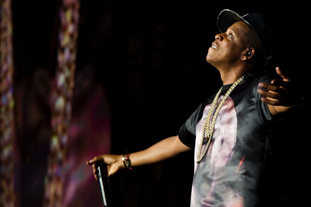 《福布斯》杂志将 Jay-Z 评为全球最富有的音乐人，其净资产达 26 亿美元。