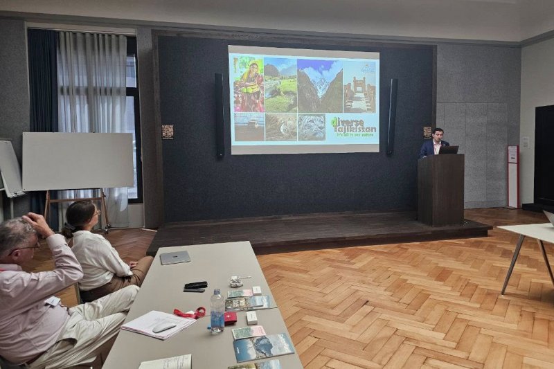 塔吉克斯坦的旅游潜力在瑞士得到了充分展现。