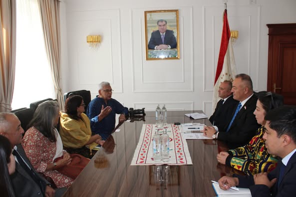 Penjikent 被世界民间艺术和工艺理事会接纳为苏扎尼艺术类别的代表。