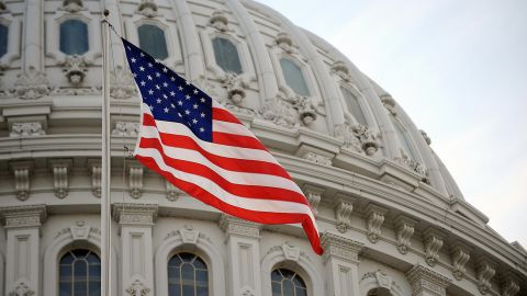 美国将对5500万签证持有者进行法律检查。