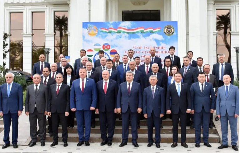 独联体国家间紧急情况委员会会议在杜尚别举行。