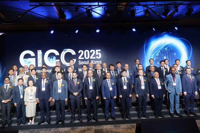 塔吉克斯坦交通部长呼吁扩大与韩国在交通基础设施领域的合作。
