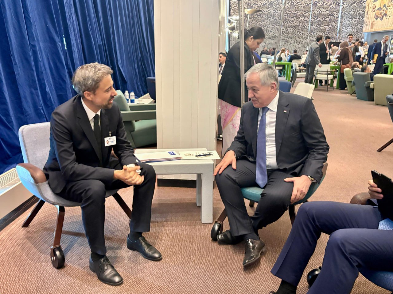 塔吉克斯坦与联合国水机制主席讨论了联合国水资源倡议。