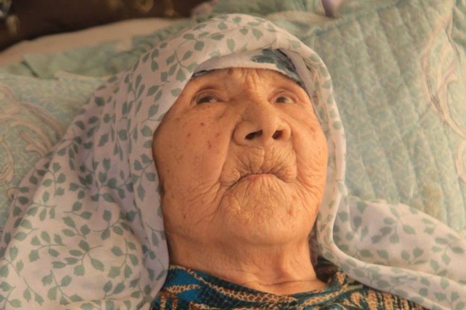 一名居住在乌兹别克斯坦的130岁老人被认定为世界上最长寿的女性。