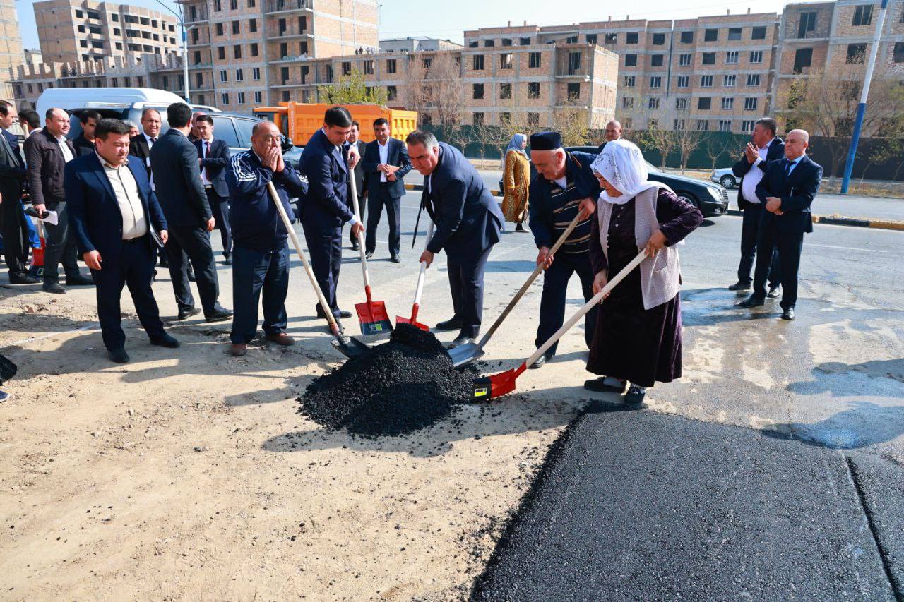 苦盏市的道路大规模沥青铺设工程仍在继续。