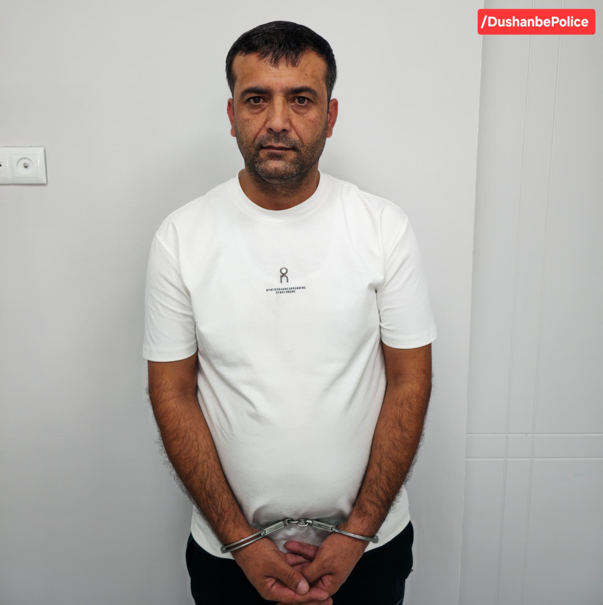 一名诈骗犯在杜尚别被拘留，他涉嫌盗窃超过一百万索莫尼。