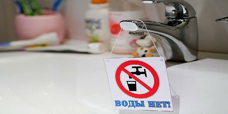 杜尚别伊斯莫伊利索莫尼区饮用水供应暂时停止。