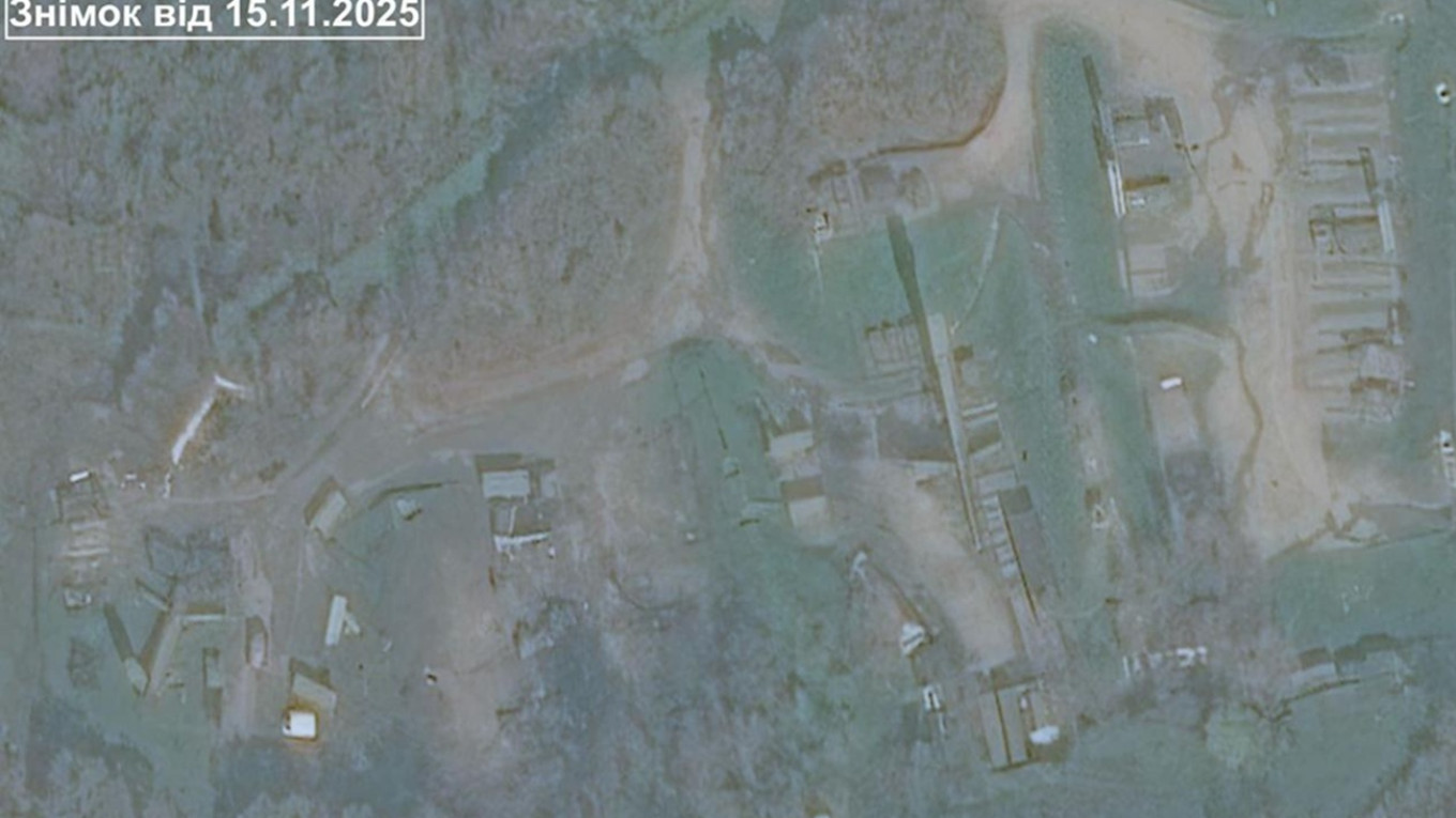 乌克兰宣布在诺沃罗西斯克摧毁了四套S-400防空导弹系统。