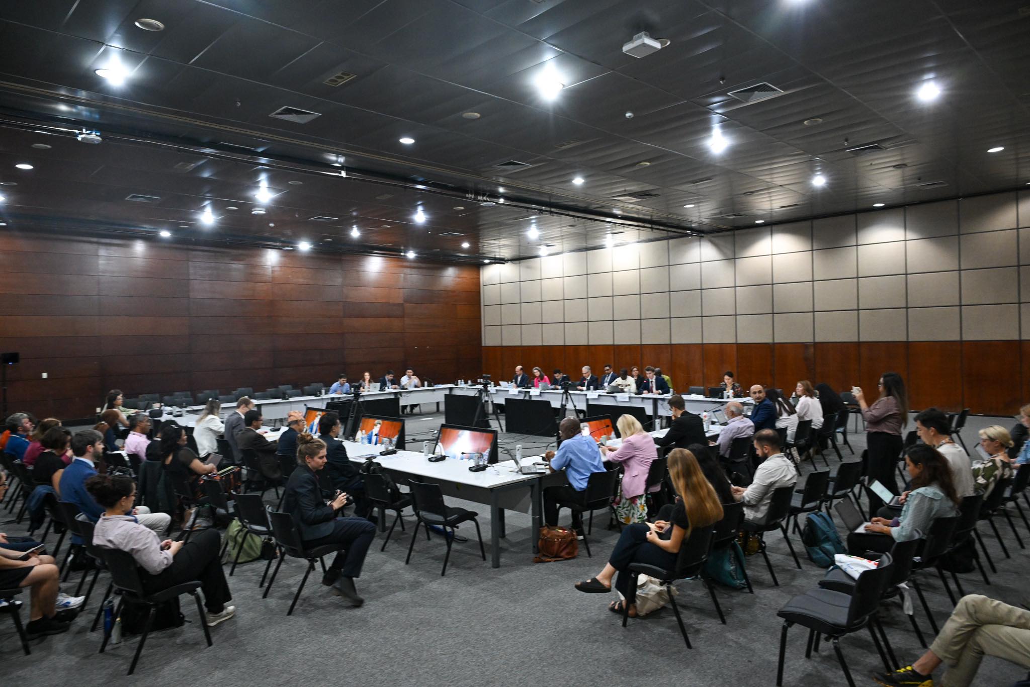 塔吉克斯坦在巴西举行的 COP-30 会议上发起了关于冰川加速融化问题的讨论。