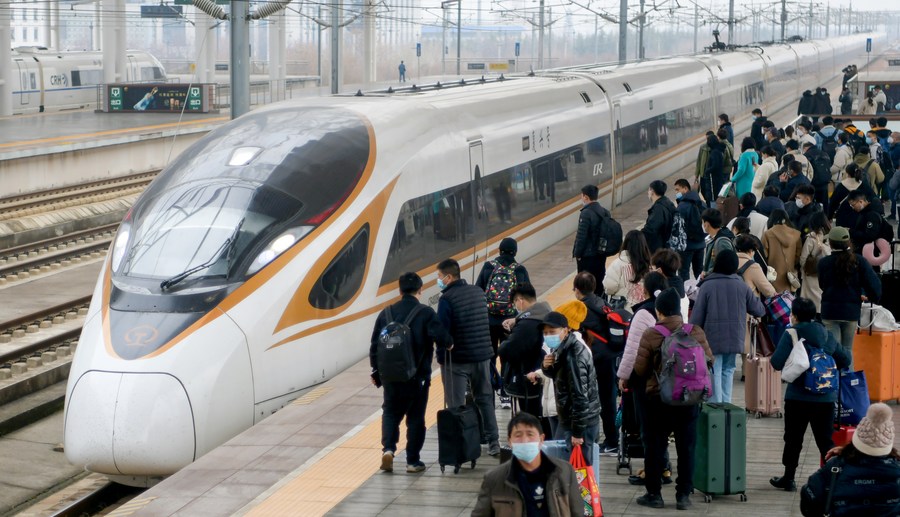 2025年前11个月，中国铁路客运量创历史新高。