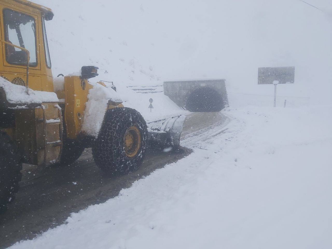塔吉克斯坦警告杜尚别-查纳克公路存在雪崩风险