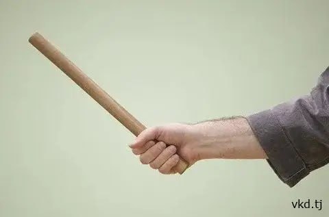 哈马多尼区一名男子因殴打妻子致其死亡而被捕。