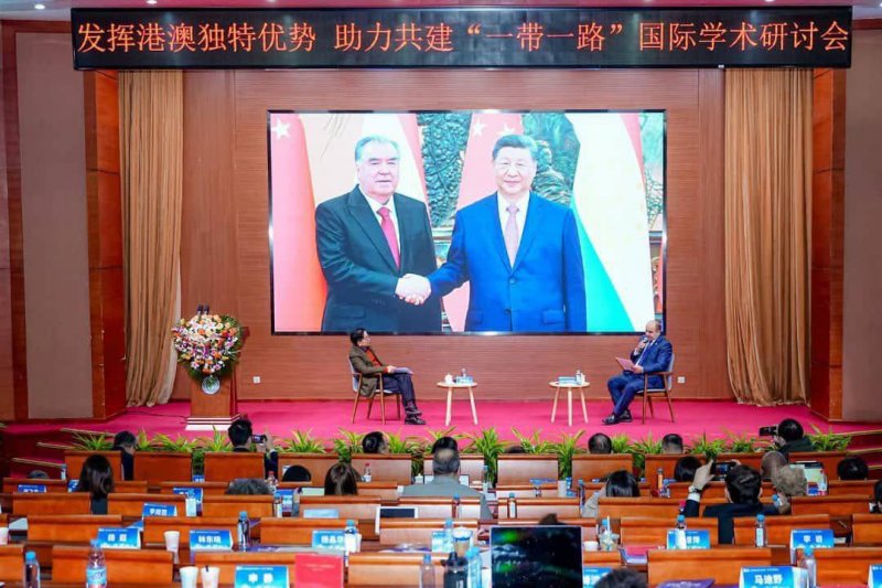 塔吉克斯坦在中国的一个国际论坛上介绍了其法律改革经验。