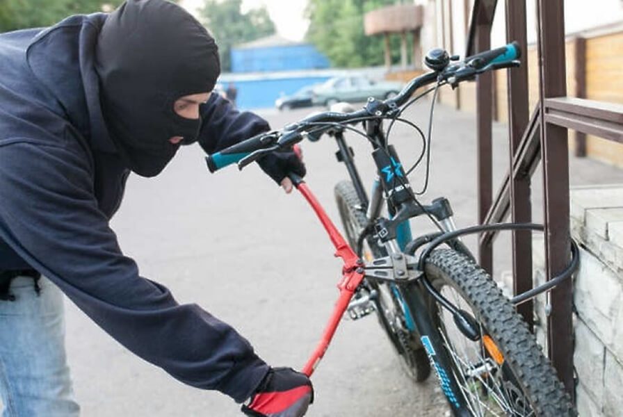 杜尚别已破获两起盗窃案：一辆电动自行车和一副金耳环被盗。