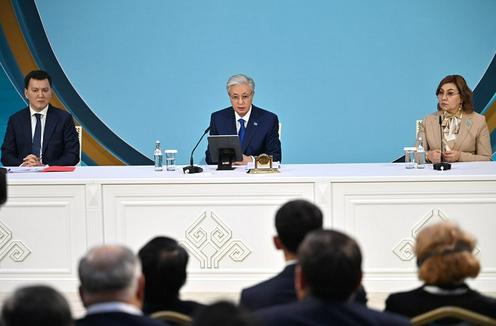 在哈萨克斯坦，有人提议将议会更名为库鲁尔泰，并恢复副总统职位。