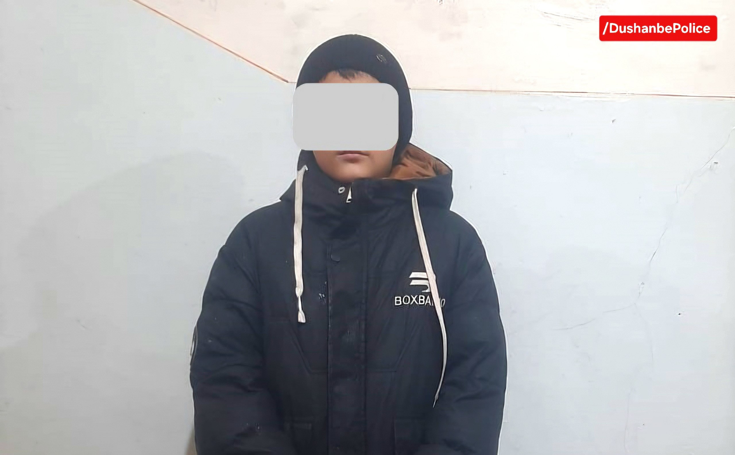 在杜尚别，一名未成年人因家庭教育不当而被带离家庭。