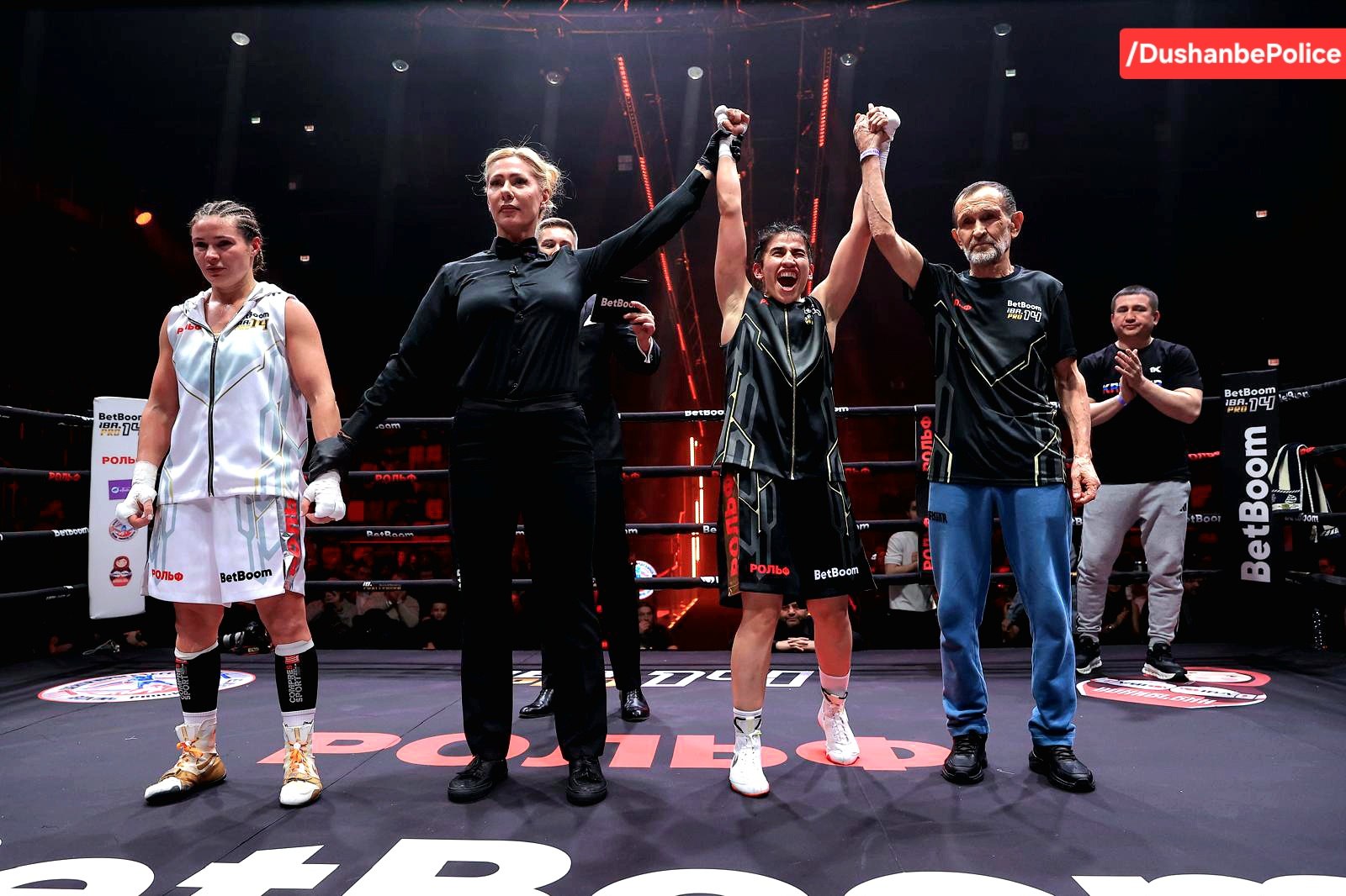 塔吉克斯坦拳击手 Mizhgona Samadova 在莫斯科赢得了 IBA Pro 14 锦标赛冠军。