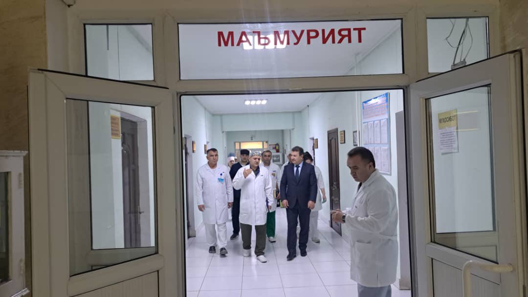 卫生部长视察了希福巴赫什和共和国肿瘤科学中心。