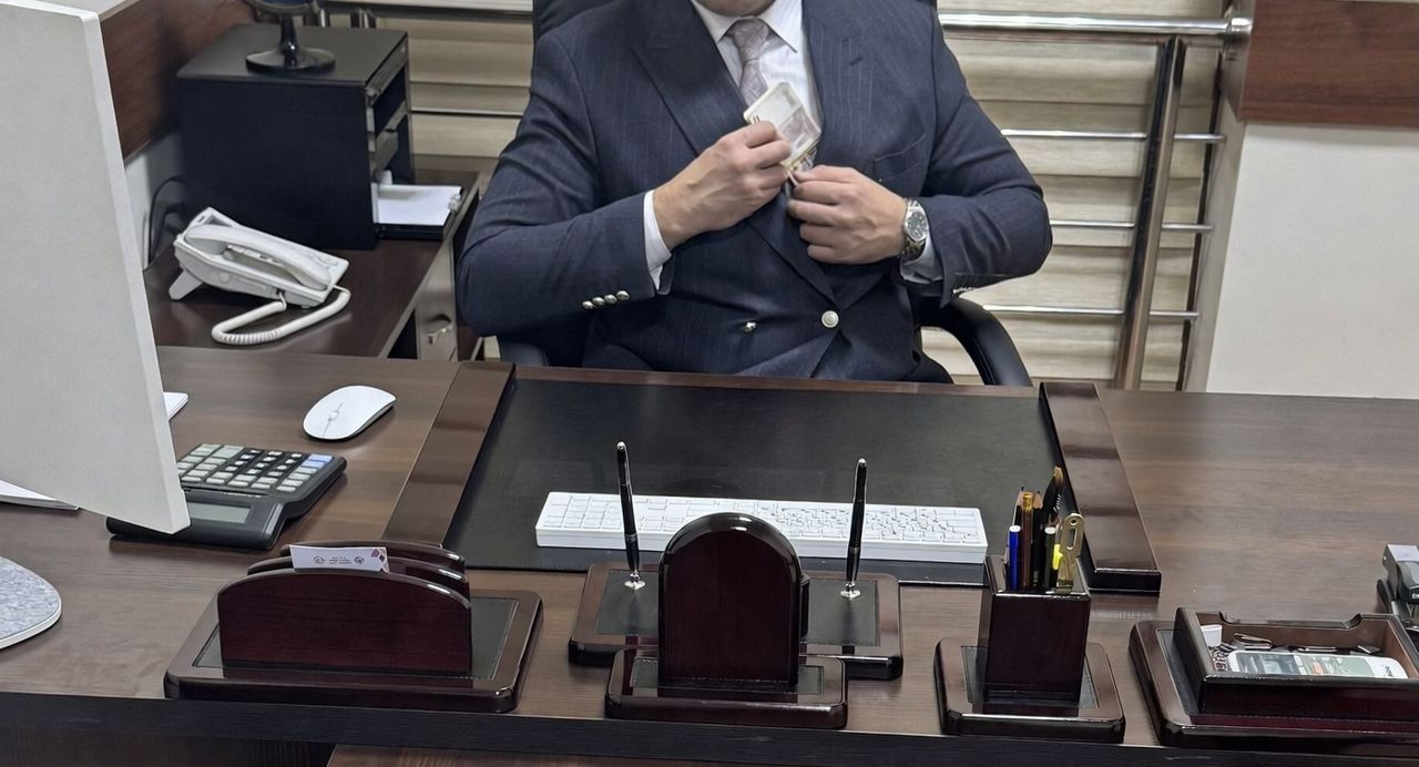 在列瓦坎特案中，前任参谋长被指控滥用职权。