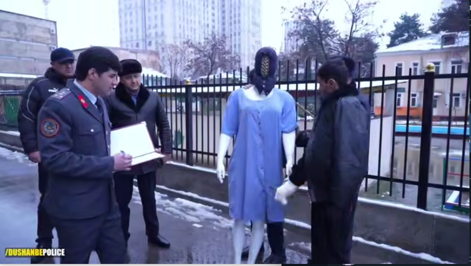 一名男子因涉嫌刺伤妻子在杜尚别被拘留。