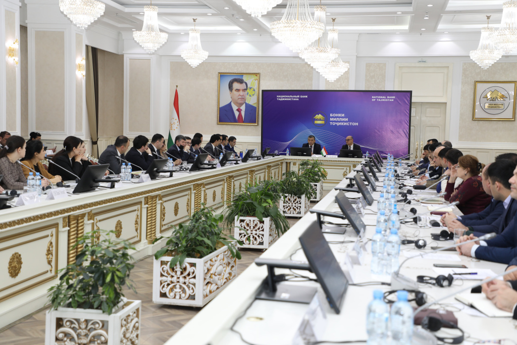 塔吉克斯坦国家银行举办了一场关于国际贸易合规性的研讨会。
