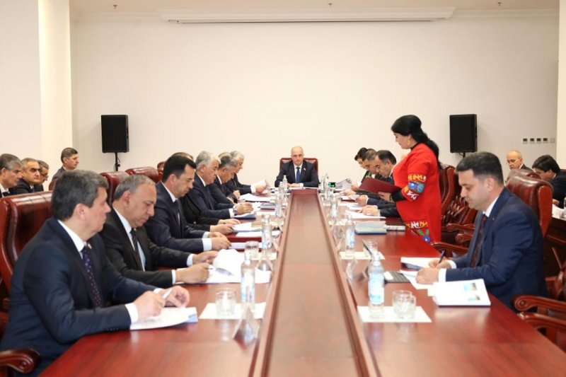 马吉利西·纳莫扬达贡委员会在杜尚别举行会议。
