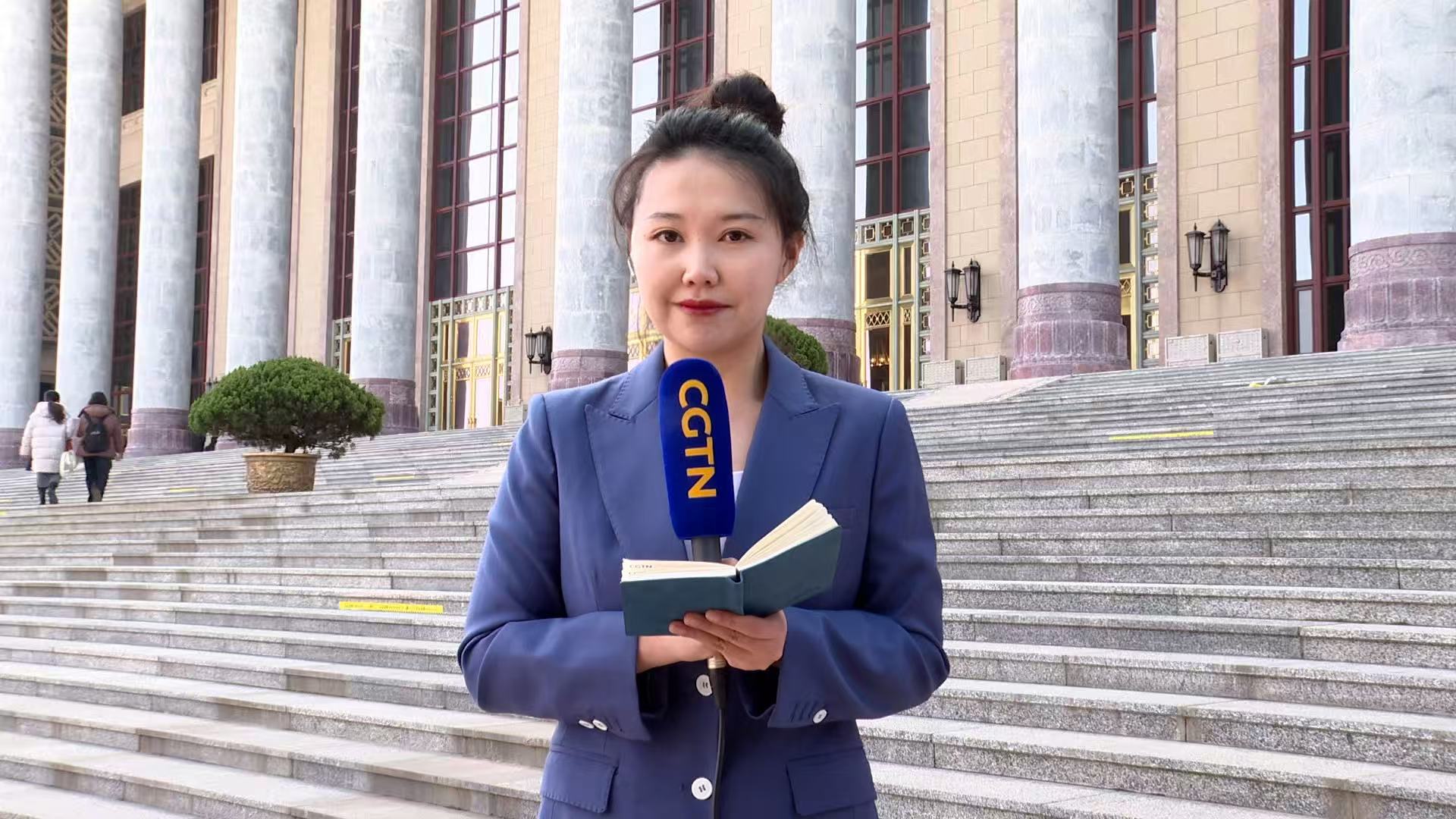 人民的事务由人民决定：全面人民民主