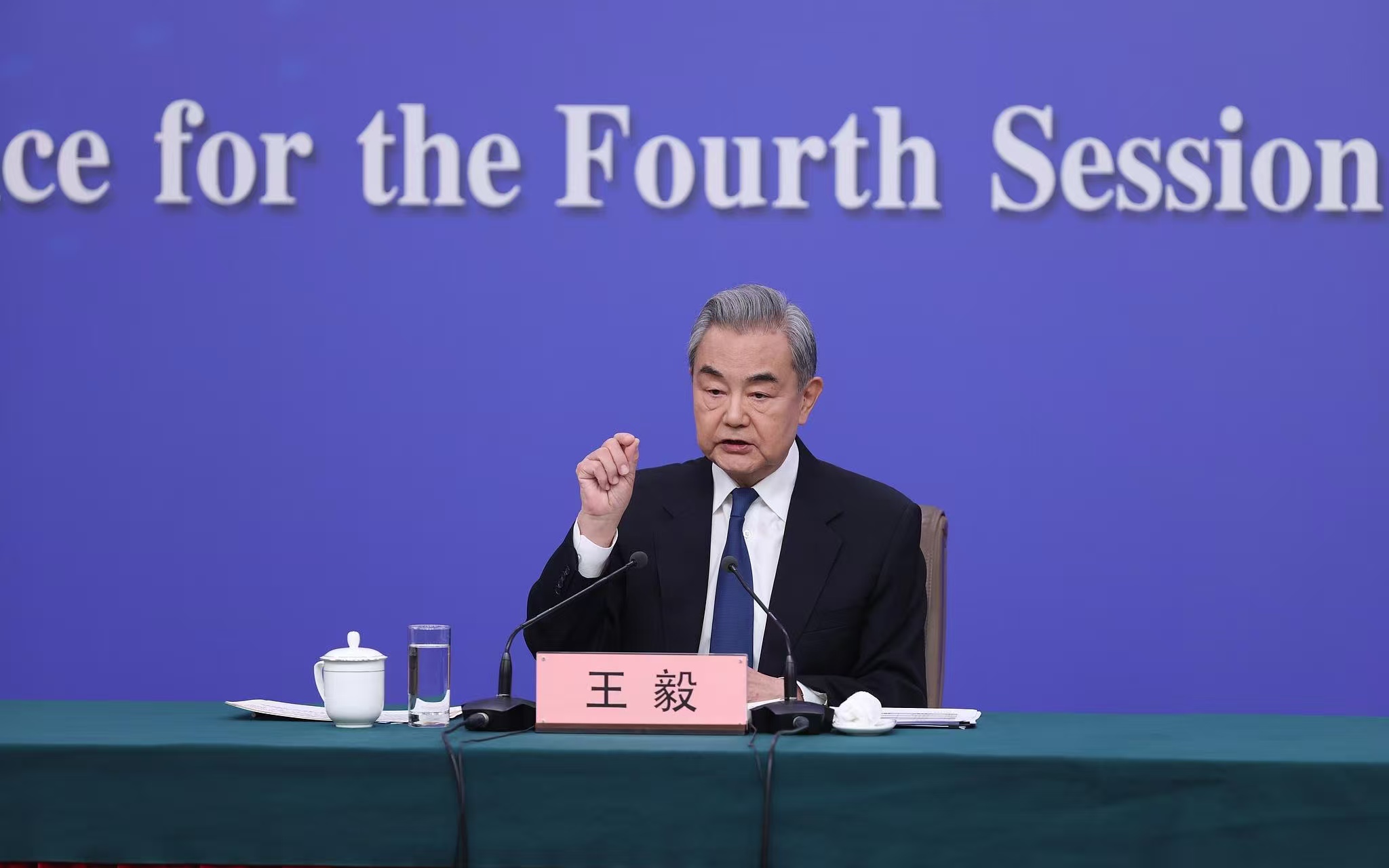 王毅：国家元首的外交在中国外交政策活动中发挥着关键作用