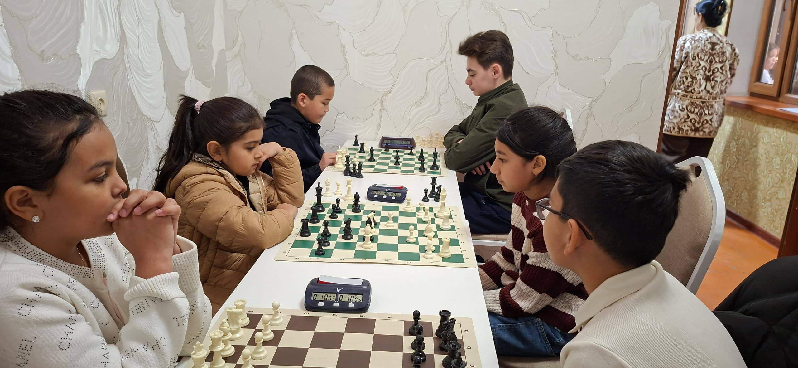 皮利·达蒙学校团体国际象棋锦标赛在杜尚别拉开帷幕。