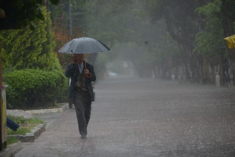 预计4月16日至18日，塔吉克斯坦将出现暴雨、沙尘暴和泥石流风险。