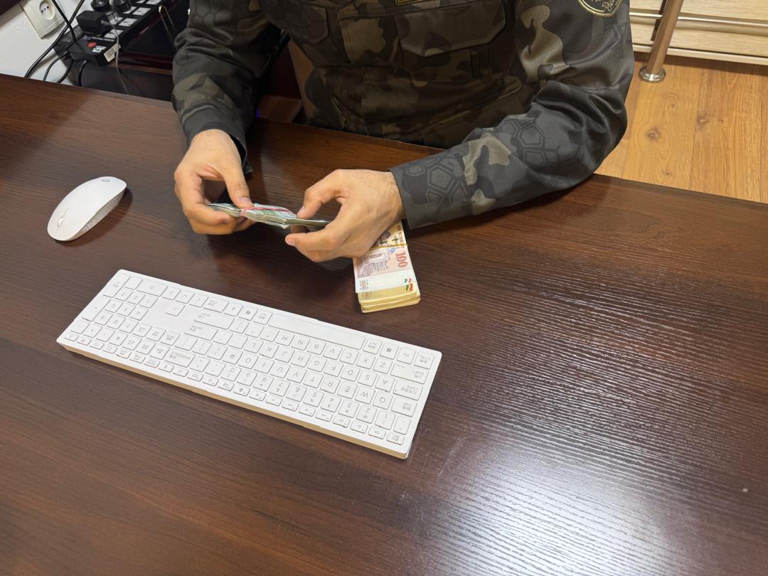 一名兵役登记和征兵办公室官员涉嫌受贿。