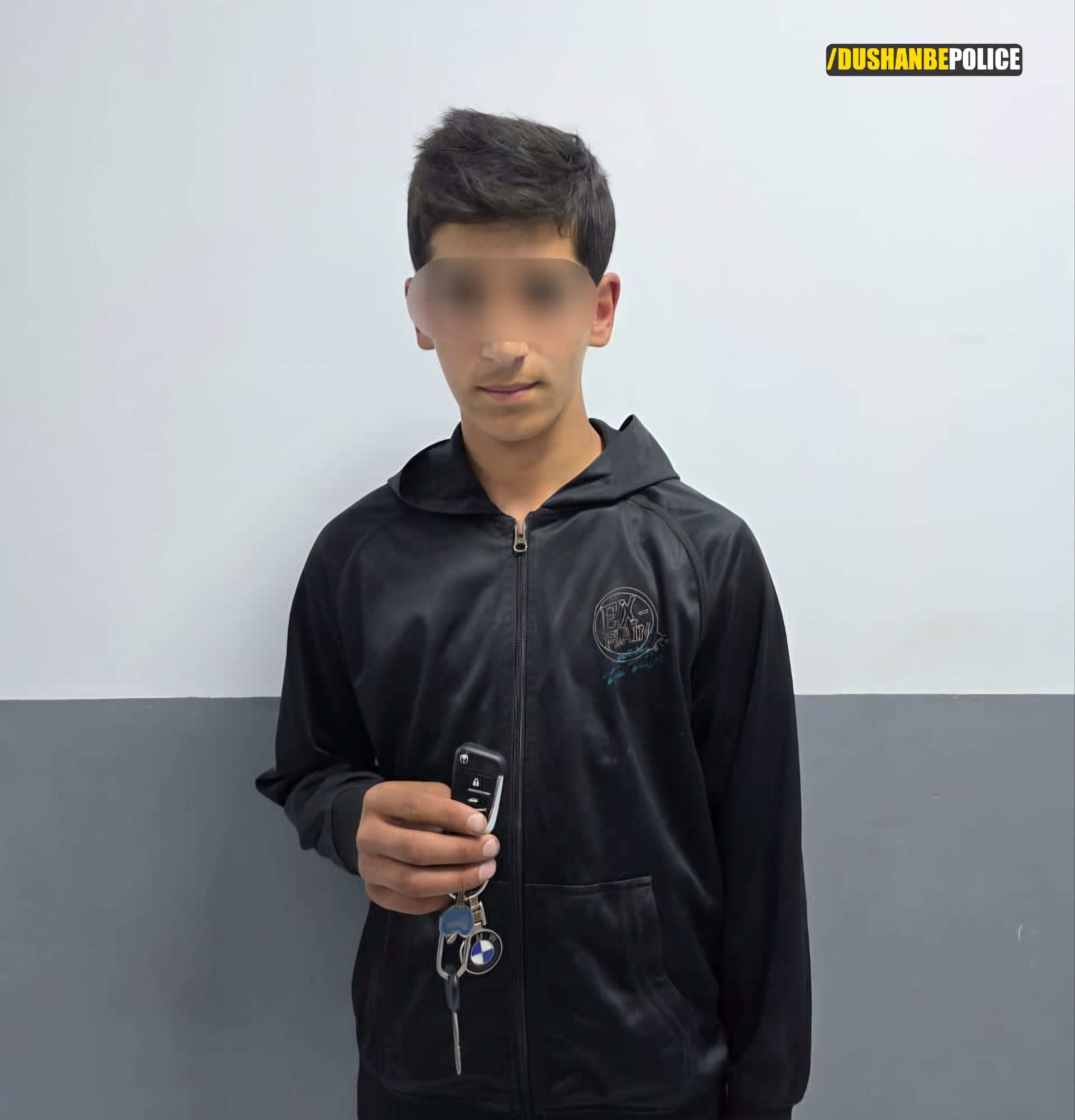 一名青少年因涉嫌偷窃和损坏汽车在杜尚别被拘留。
