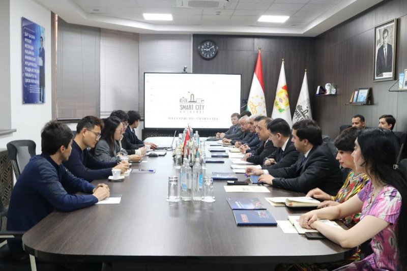 在杜尚别,与会者讨论了城市基础设施数字化问题。