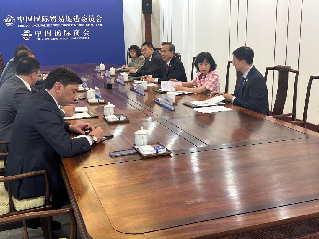 塔吉克斯坦和中国讨论了扩大贸易和经济合作。