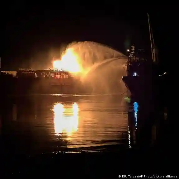 乌克兰方面报告称，俄罗斯无人机袭击了黑海上的ANT号散货船。