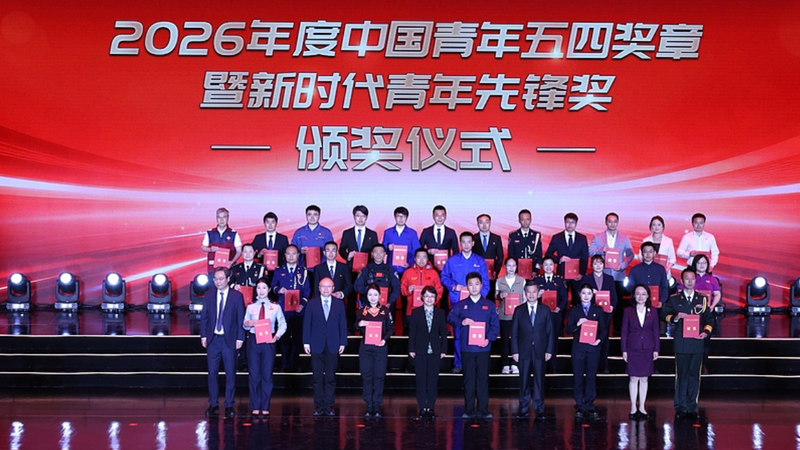 习近平呼吁中国青年将个人抱负与国家发展目标结合起来。