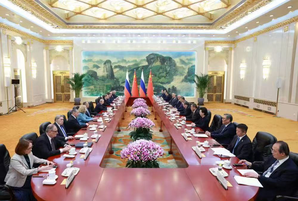 习近平在北京与普京举行会谈