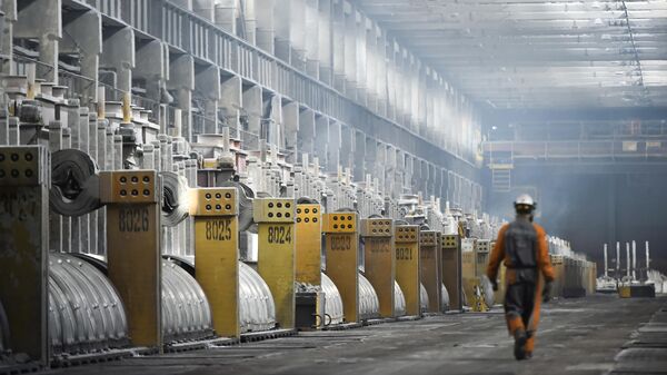 到 2026 年底，彭吉肯特铜锡矿开采和加工厂一期工程将启动。