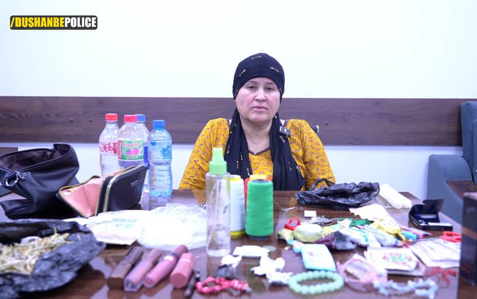 杜尚别一名女子因算命和使用巫术被罚款。