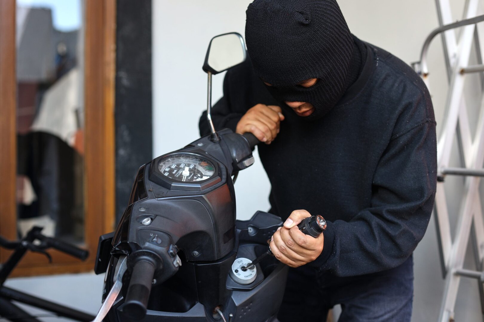 塔吉克斯坦警方已拘留了在多个地区和杜尚别发生的一系列盗窃案的嫌疑人。