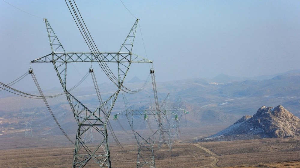塔吉克斯坦计划扩建 Sughd-500 变电站，并修建一条通往乌兹别克斯坦的输电线路。