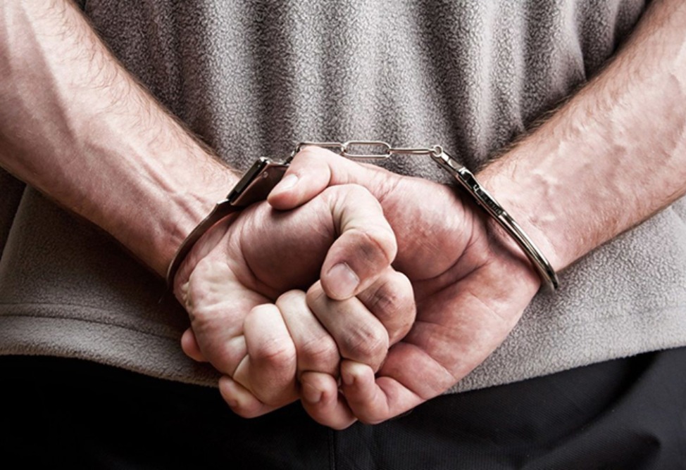 在沙赫里图兹，一名男子涉嫌非法拘禁他人并强迫其从事家务劳动。